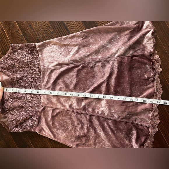 Boho Velvet Chemise in Mauve - Picture 9 of 11